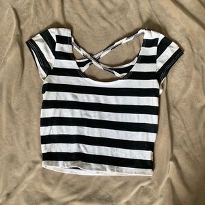 Women’s cropped tee shirt